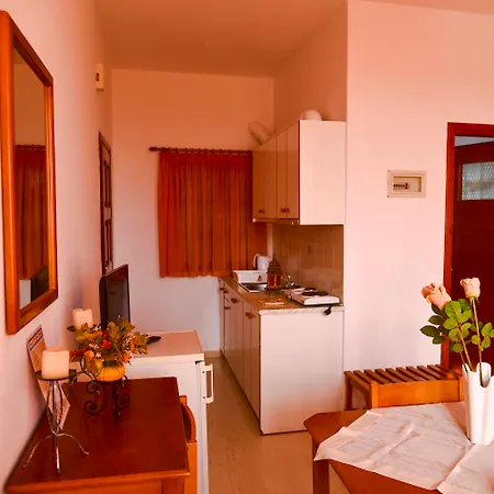 Hotel Angira Kamari (Santorini)