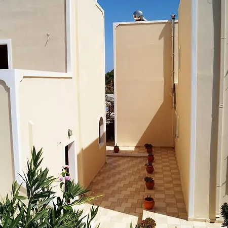 Angira 3* Kamari (Santorini)