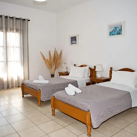 Angira 3* Kamari (Santorini)
